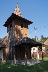 Biserica-din-lemn_Sadu (2) 
